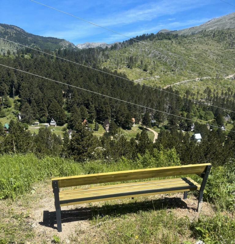 Novi sadržaj na mostarskim izletištima, prve klupe postavljene na Rujištu